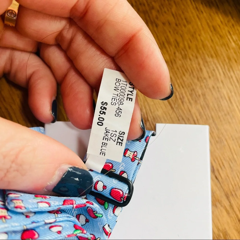 Vineyard Vines Apple Bow Tie- NWT